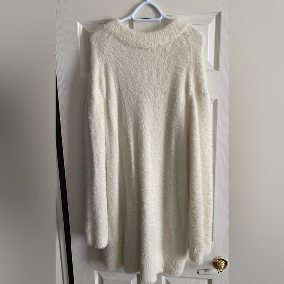 SOLD🌟Zara soft knit dress off white - Picture 3 of 3